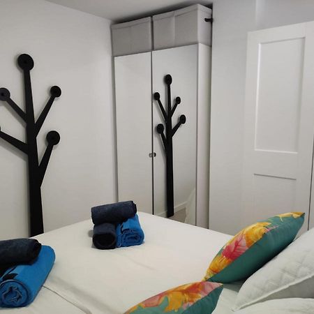 1 Bedroom Beachfront Apartment At Torecilla Beach ネルハ エクステリア 写真