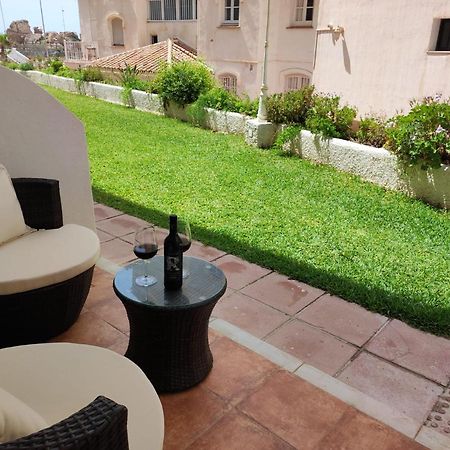 1 Bedroom Beachfront Apartment At Torecilla Beach ネルハ エクステリア 写真