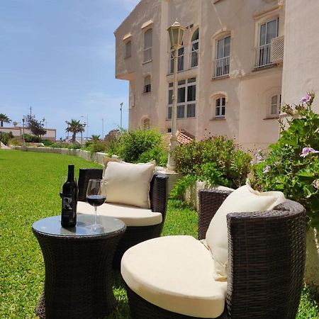 1 Bedroom Beachfront Apartment At Torecilla Beach ネルハ エクステリア 写真