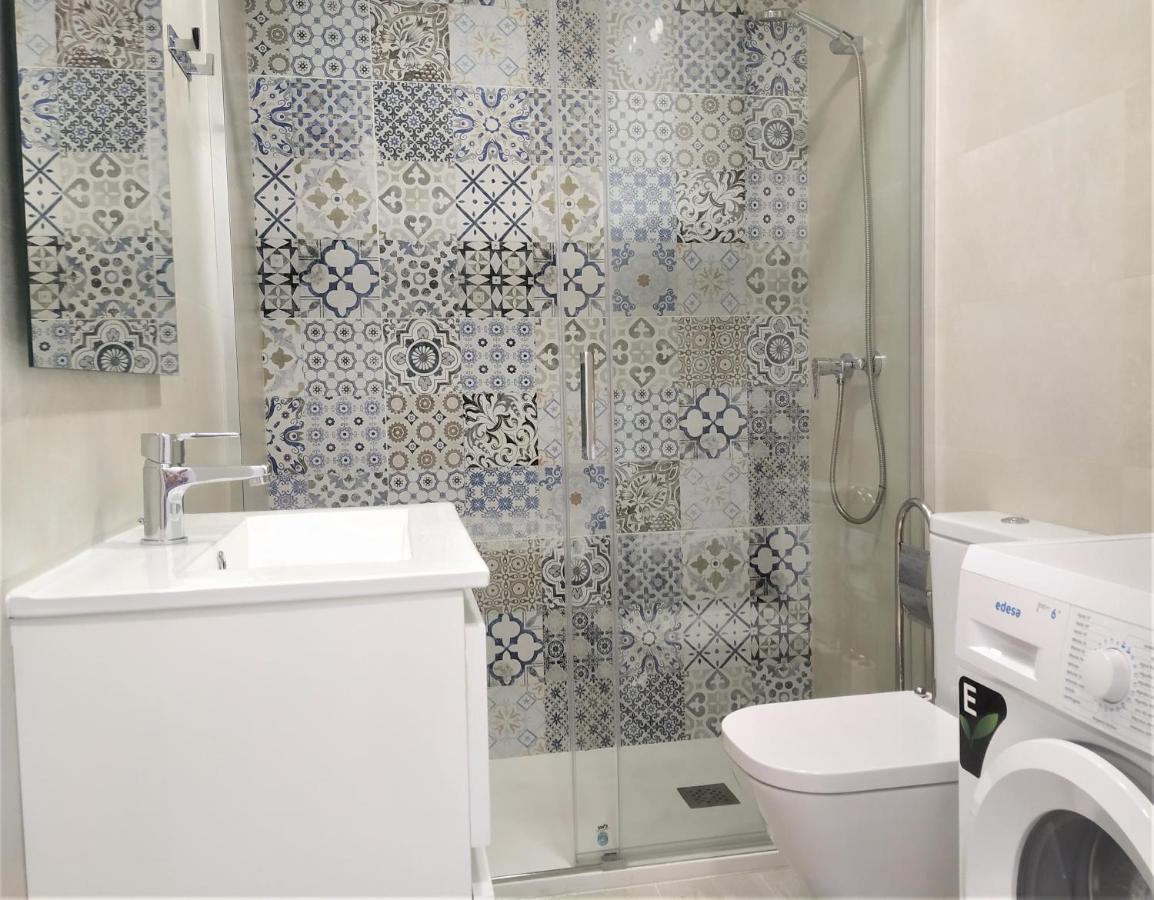 1 Bedroom Beachfront Apartment At Torecilla Beach ネルハ エクステリア 写真