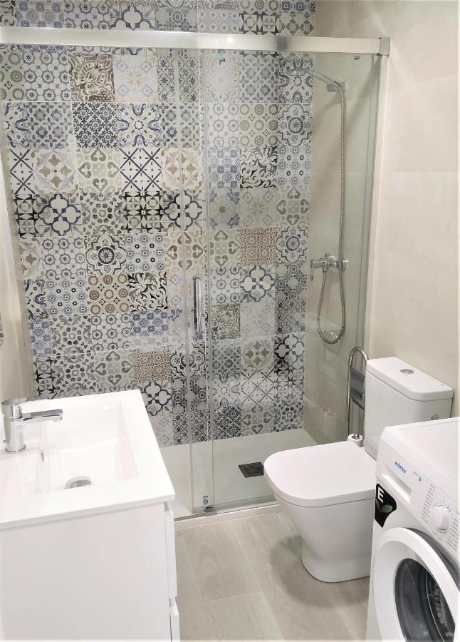 1 Bedroom Beachfront Apartment At Torecilla Beach ネルハ エクステリア 写真