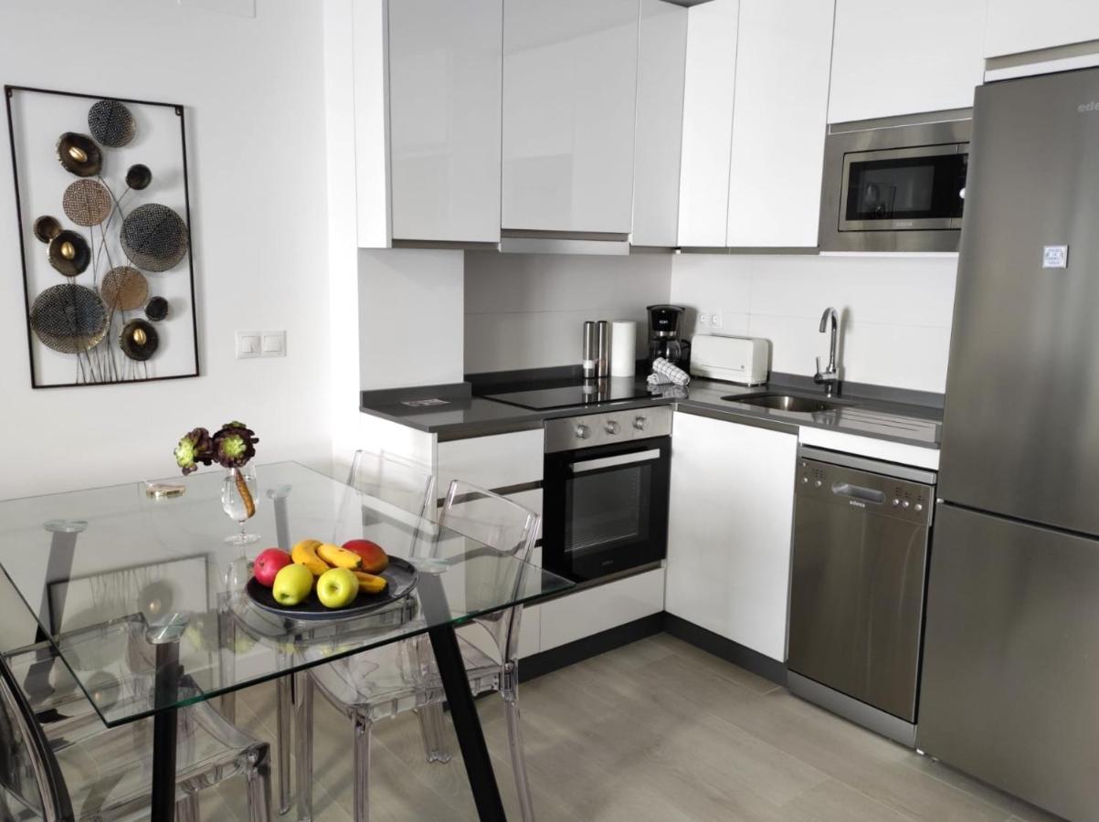 1 Bedroom Beachfront Apartment At Torecilla Beach ネルハ エクステリア 写真