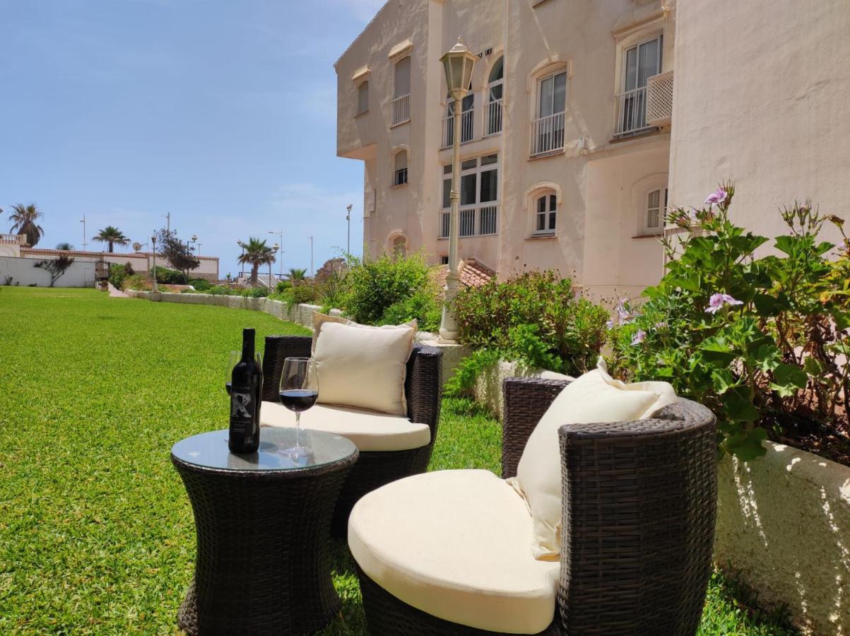 1 Bedroom Beachfront Apartment At Torecilla Beach ネルハ エクステリア 写真