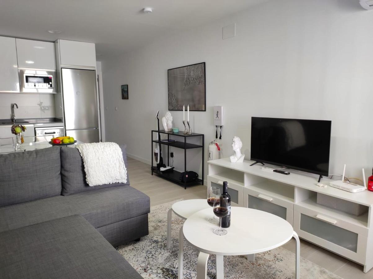 1 Bedroom Beachfront Apartment At Torecilla Beach ネルハ エクステリア 写真