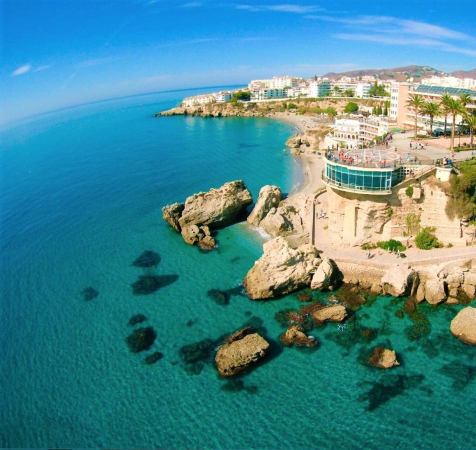 1 Bedroom Beachfront Apartment At Torecilla Beach ネルハ エクステリア 写真